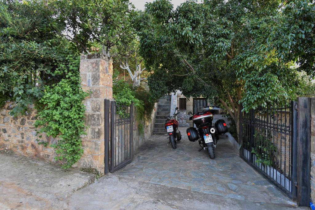 Villa Onar A Stone House With Amazing View 斯陶帕 外观 照片