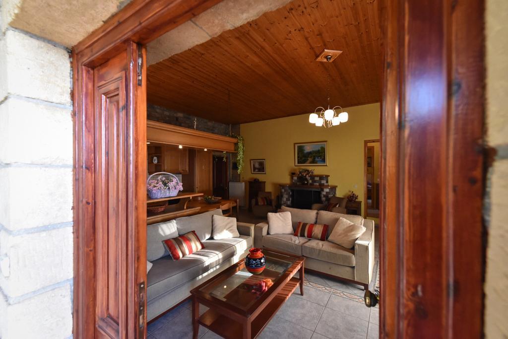 Villa Onar A Stone House With Amazing View 斯陶帕 外观 照片