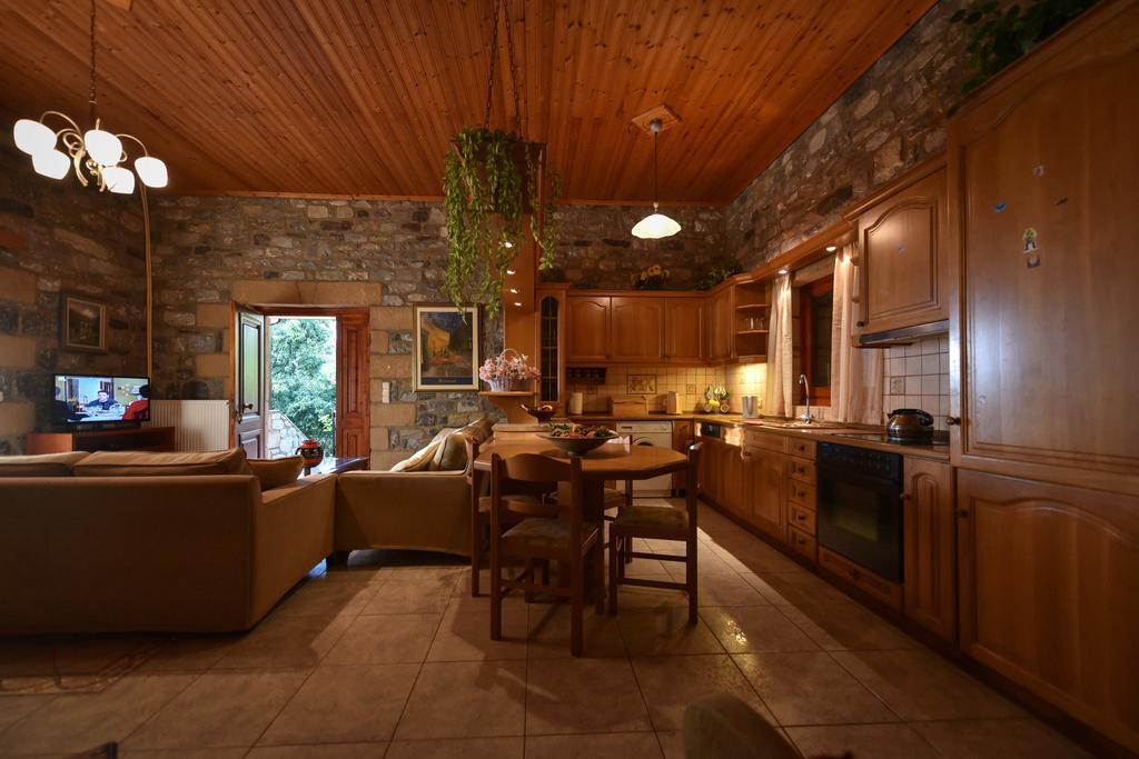 Villa Onar A Stone House With Amazing View 斯陶帕 外观 照片