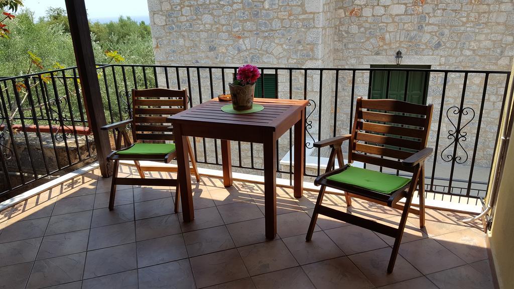 Villa Onar A Stone House With Amazing View 斯陶帕 外观 照片